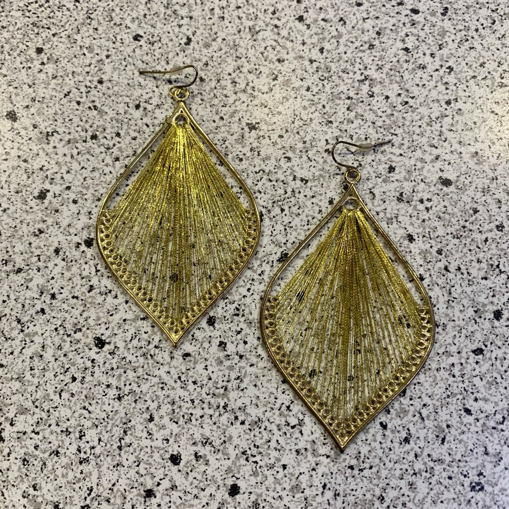 Dangling gold earrings